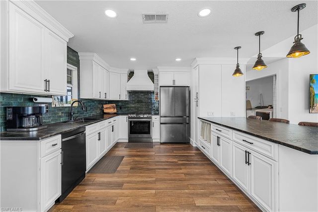 2551 Tamarind ST, St. James City, FL 33956