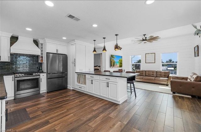 2551 Tamarind ST, St. James City, FL 33956