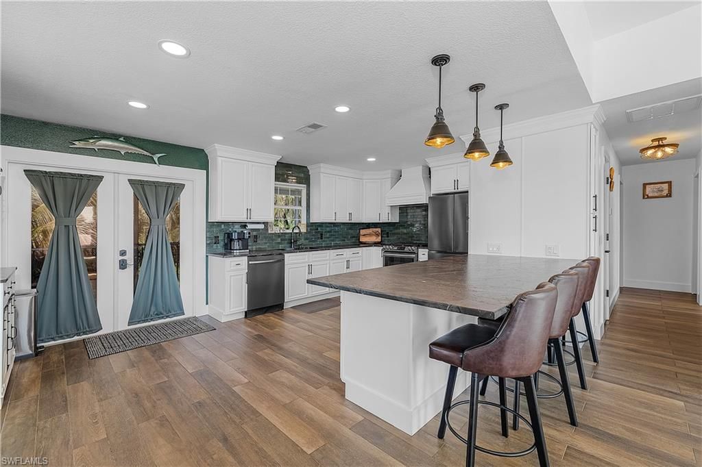 2551 Tamarind ST, ST. JAMES CITY, FL 33956 — photo 2