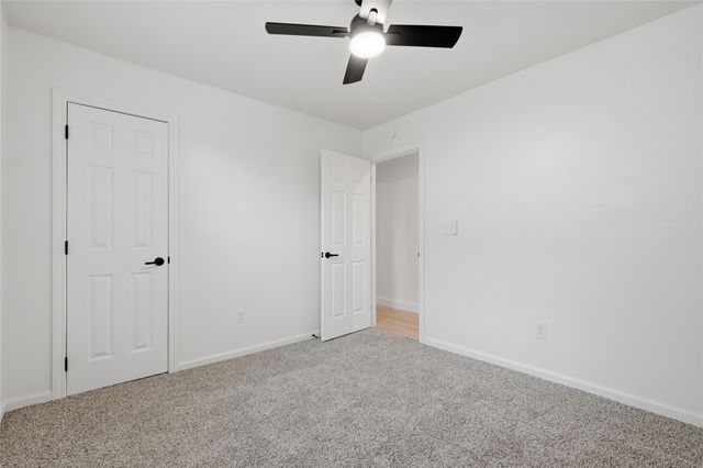 4204 S 35th West Avenue, Tulsa, OK 74107