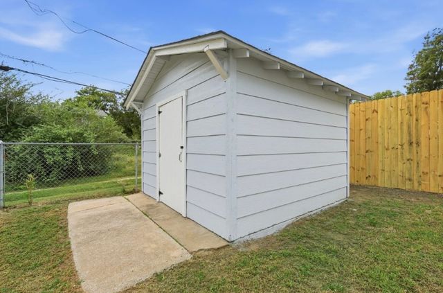 4204 S 35th West Avenue, Tulsa, OK 74107