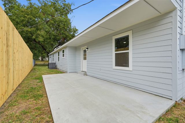4204 S 35th West Avenue, Tulsa, OK 74107