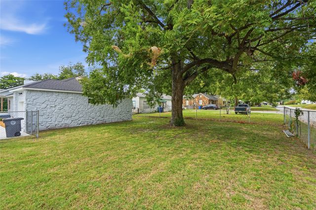 4204 S 35th West Avenue, Tulsa, OK 74107