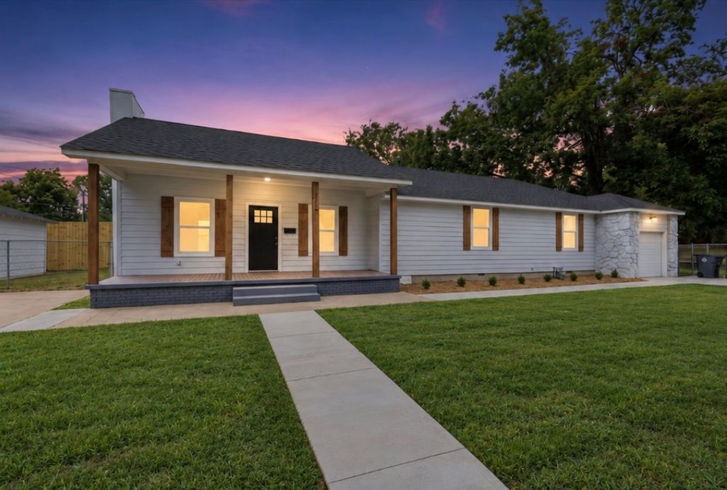 4204 S 35th West Avenue, Tulsa, OK 74107