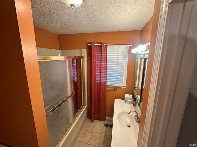2099 W 50 S. Road, Princeton, IN 47670