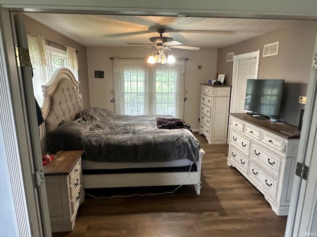 2099 W 50 S. Road, Princeton, IN 47670
