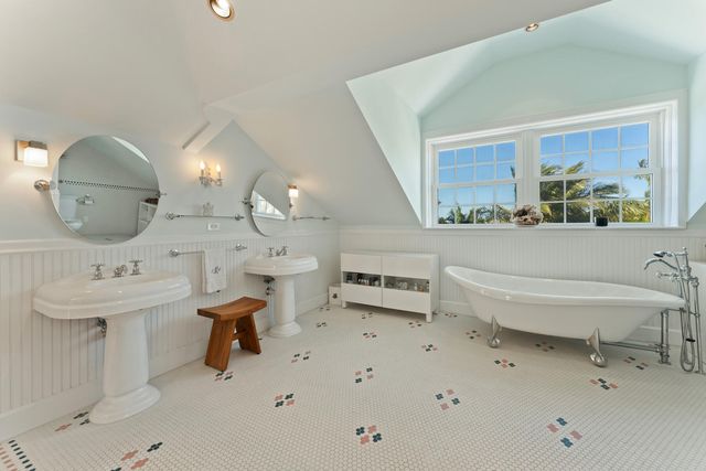 415 Palm Drive, Lower Matecumbe, FL 33036