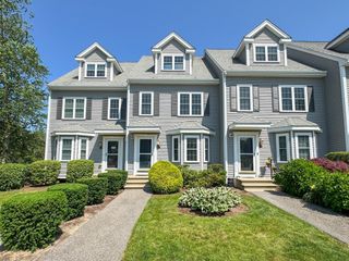 11 Copper Lantern Ln 11, Carver, MA 02330