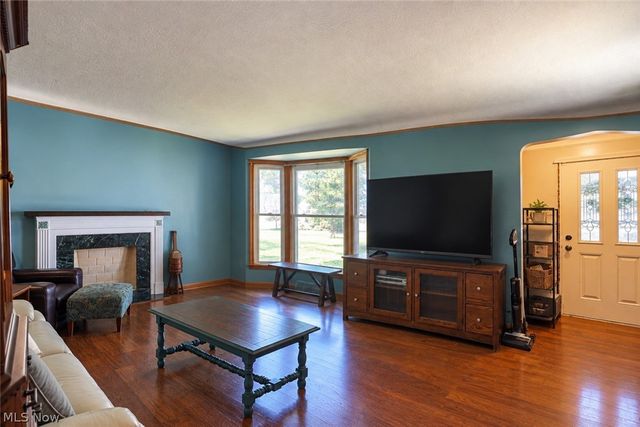 8107 Dartworth Drive, Parma, OH 44129