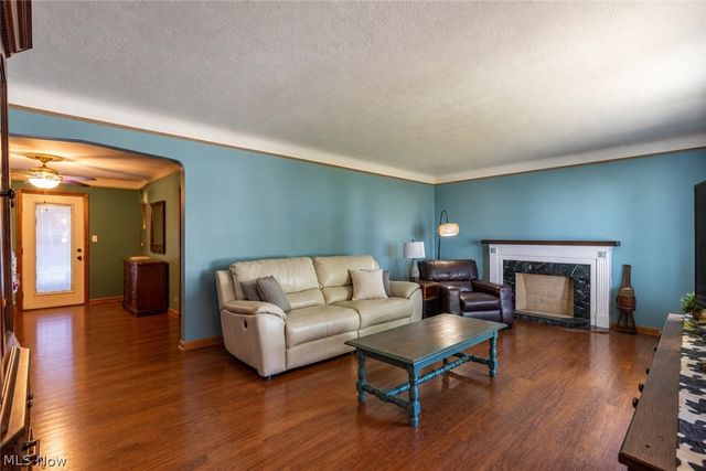 8107 Dartworth Drive, Parma, OH 44129