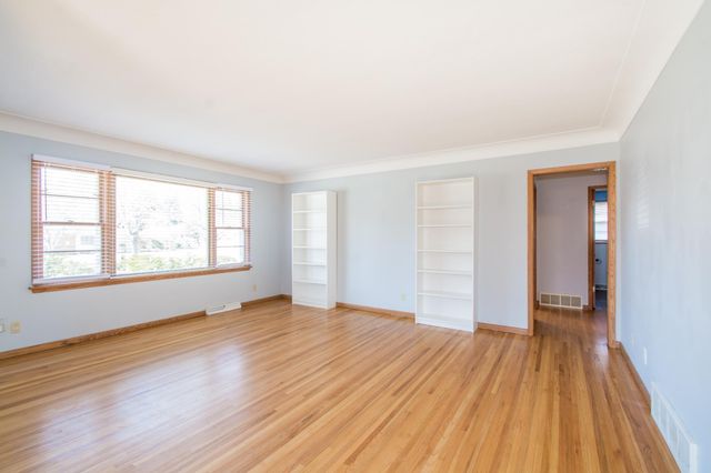 920 Cypress Street S, Cambridge, MN 55008