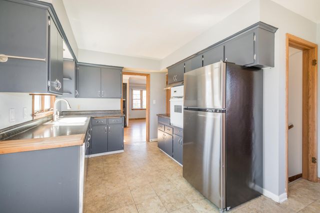 920 Cypress Street S, Cambridge, MN 55008