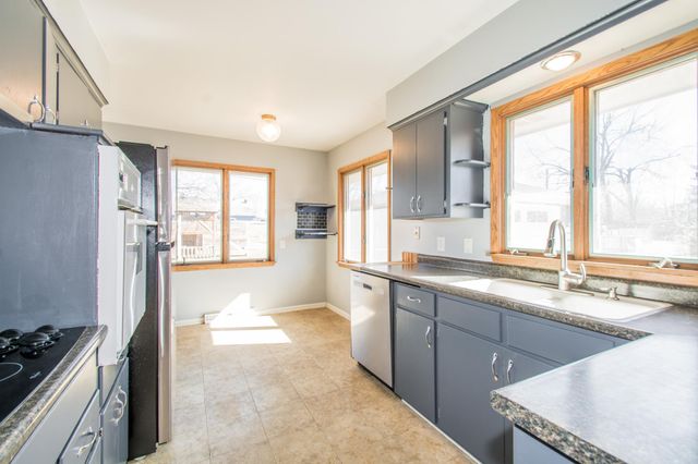 920 Cypress Street S, Cambridge, MN 55008