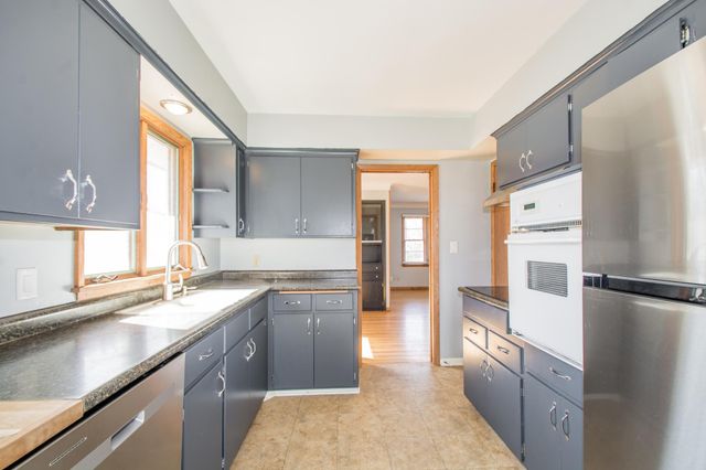 920 Cypress Street S, Cambridge, MN 55008