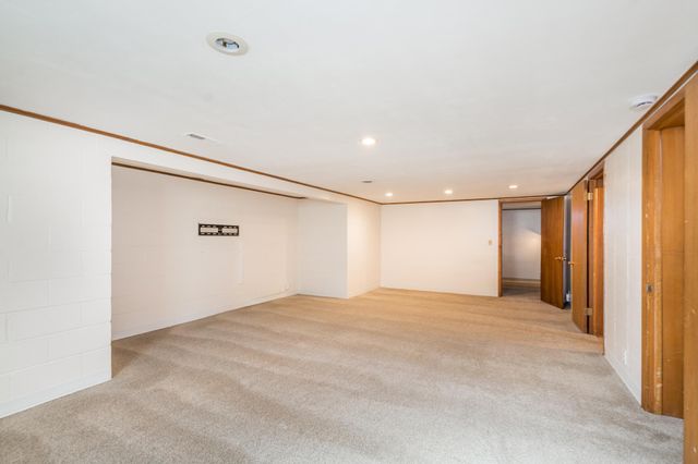 920 Cypress Street S, Cambridge, MN 55008