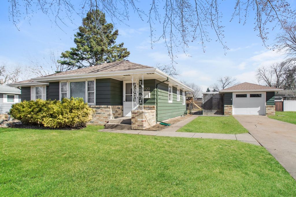 920 Cypress Street S, Cambridge, MN 55008
