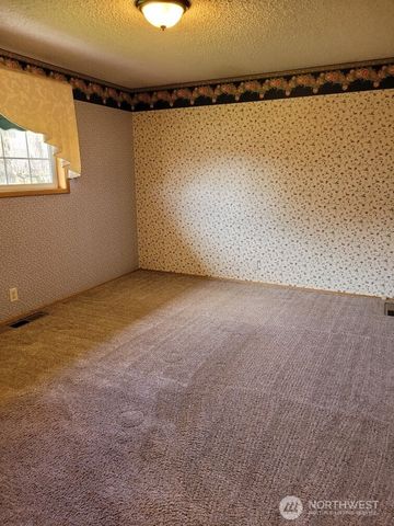 485 Spiketon Road, Buckley, WA 98321