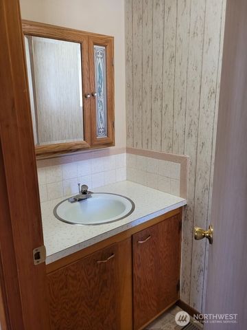 485 Spiketon Road, Buckley, WA 98321