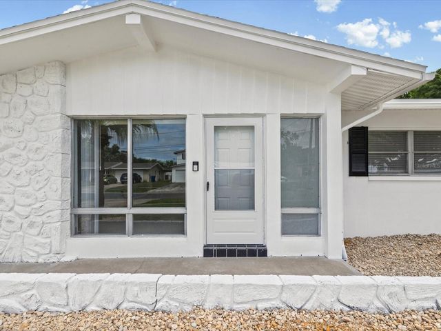 865 IMPERIAL DRIVE, Largo, FL 33771
