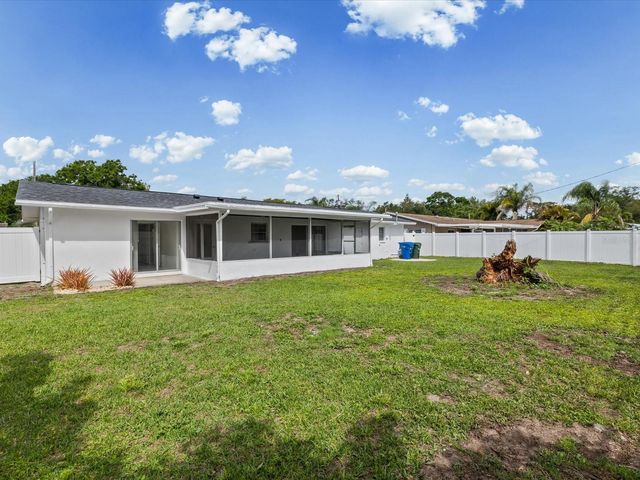 865 IMPERIAL DRIVE, Largo, FL 33771