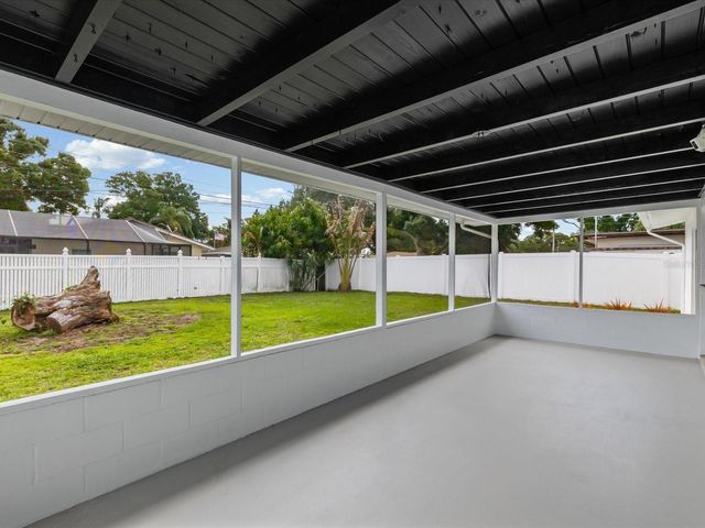 865 IMPERIAL DRIVE, Largo, FL 33771