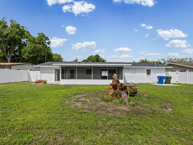 865 IMPERIAL DRIVE, Largo, FL 33771