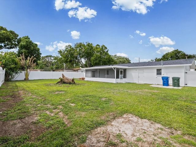 865 IMPERIAL DRIVE, Largo, FL 33771