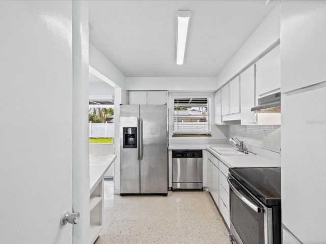 865 IMPERIAL DRIVE, Largo, FL 33771
