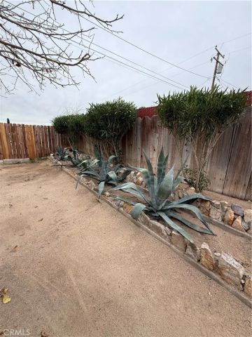 305 Beverly Avenue, Barstow, CA 92311