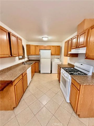 305 Beverly Avenue, Barstow, CA 92311