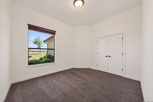 1001 Fm 471, Castroville, TX 78009