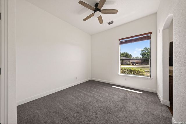 1001 Fm 471, Castroville, TX 78009