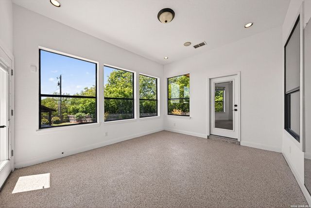 1001 Fm 471, Castroville, TX 78009