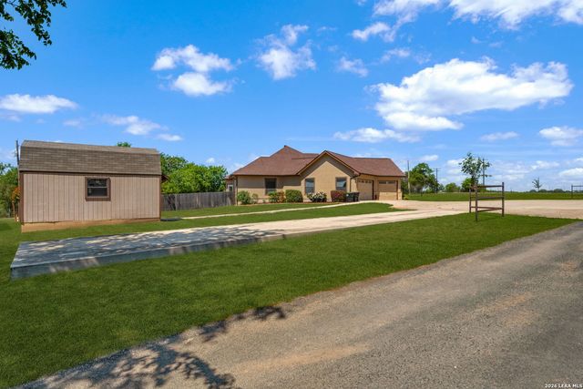 1001 Fm 471, Castroville, TX 78009