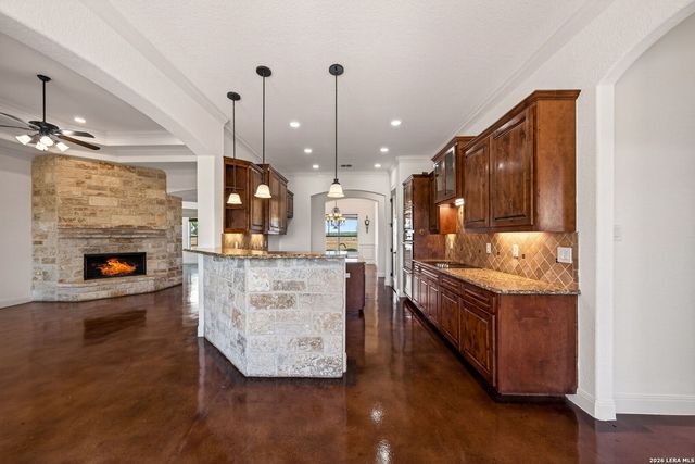 1001 Fm 471, Castroville, TX 78009