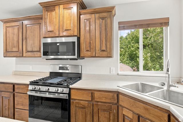 464 N 950 W, Springville, UT 84663