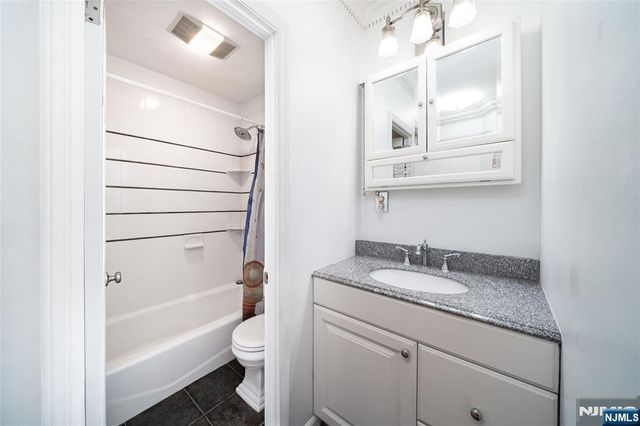 278 Monmouth Street 201, Jersey City, NJ 07302