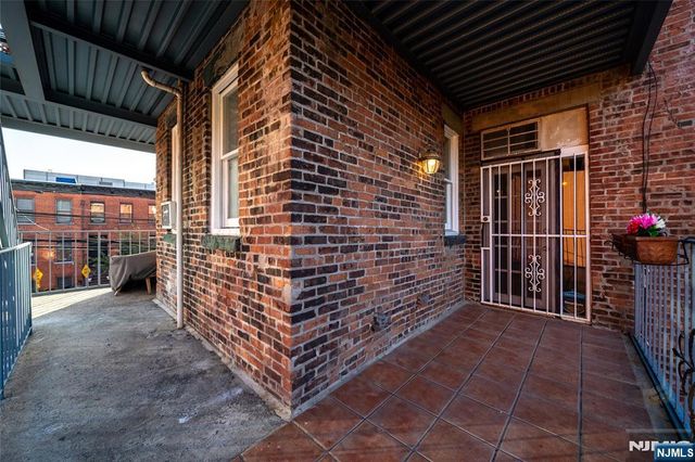 278 Monmouth Street 201, Jersey City, NJ 07302