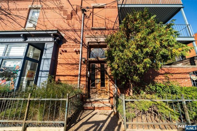 278 Monmouth Street 201, Jersey City, NJ 07302