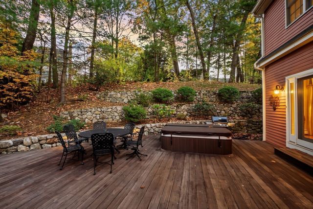 125 Chestnut St, Concord, MA 01742