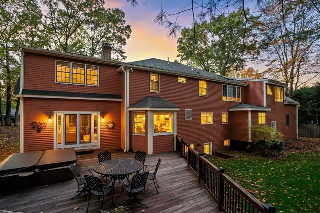 125 Chestnut St, Concord, MA 01742