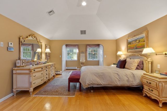 125 Chestnut St, Concord, MA 01742