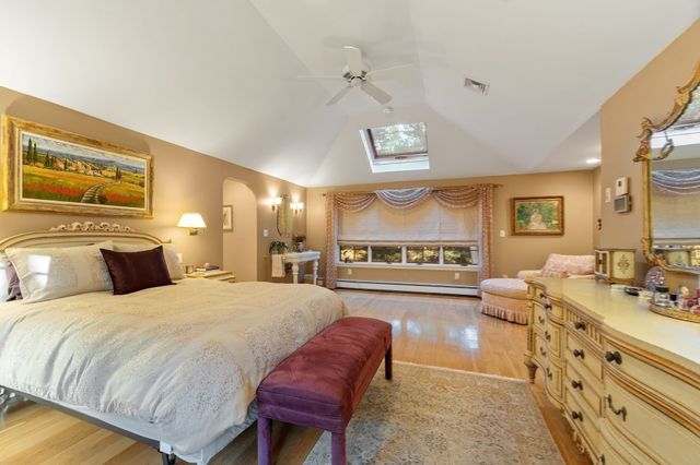 125 Chestnut St, Concord, MA 01742