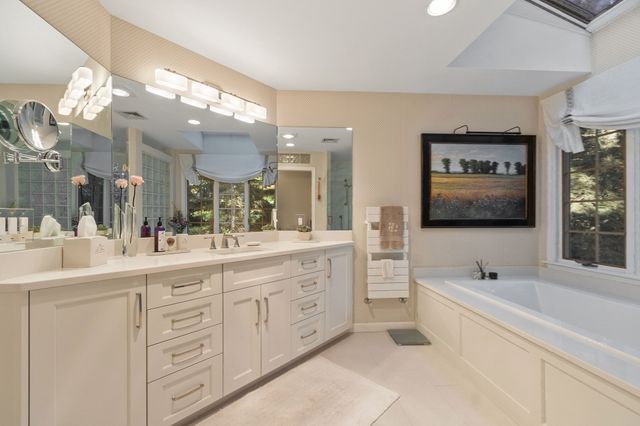 125 Chestnut St, Concord, MA 01742