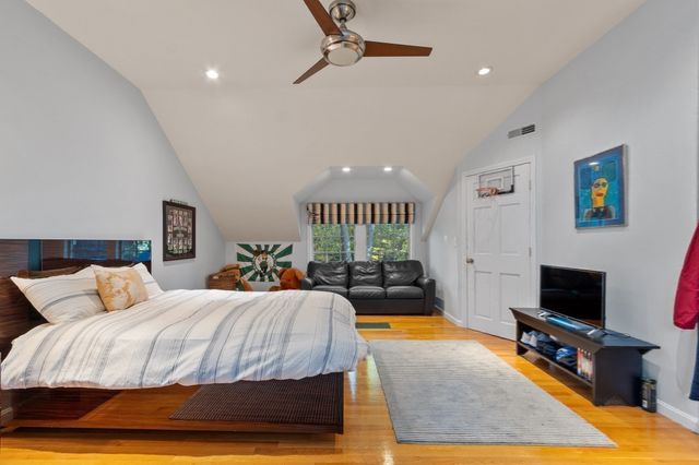 125 Chestnut St, Concord, MA 01742