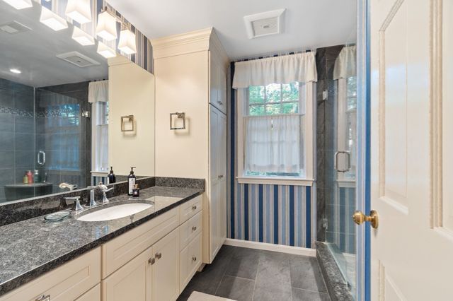 125 Chestnut St, Concord, MA 01742