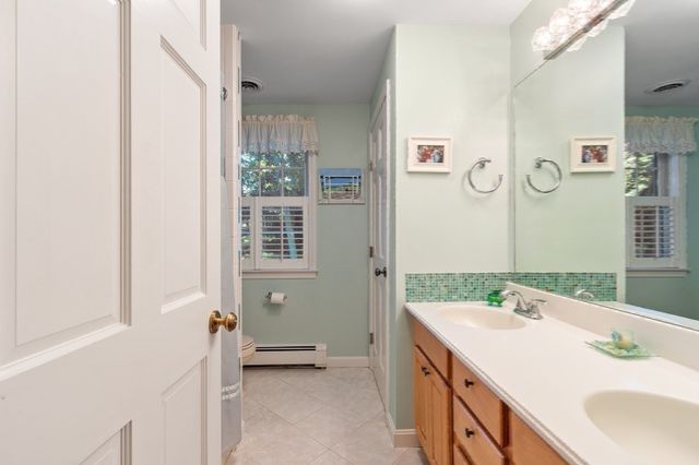 125 Chestnut St, Concord, MA 01742