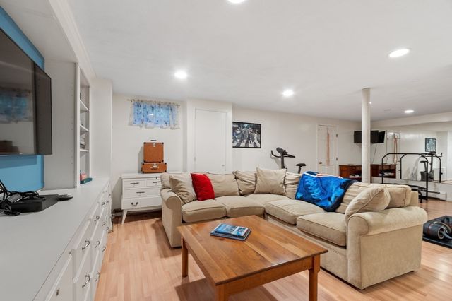 125 Chestnut St, Concord, MA 01742