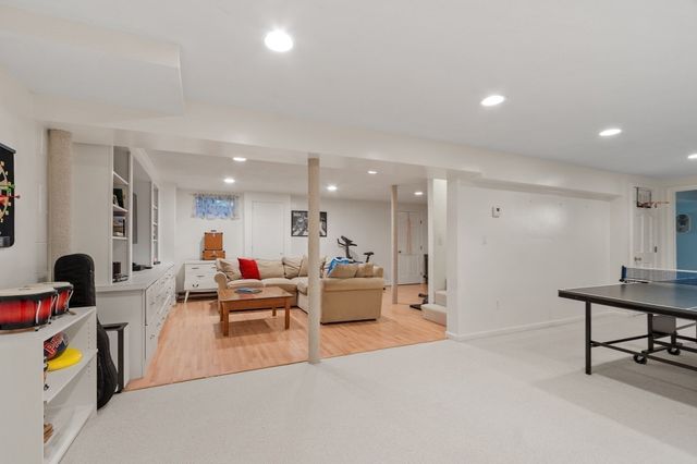 125 Chestnut St, Concord, MA 01742