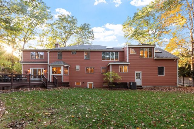 125 Chestnut St, Concord, MA 01742